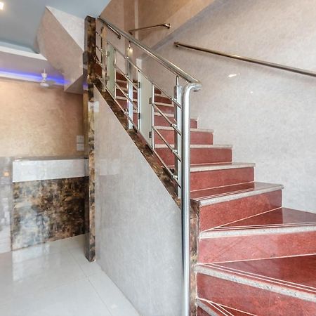 Hotel Golden Galaxy Mumbai Bagian luar foto