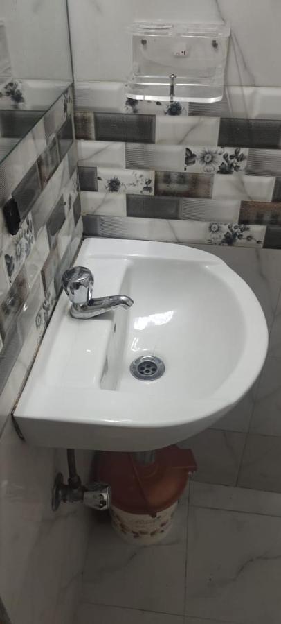 Hotel Golden Galaxy Mumbai Bagian luar foto